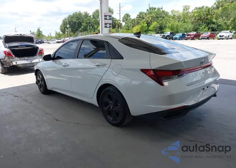 2023 Hyundai Elantra Sel z USA, uszkodzony, nr VIN 5NPLM4AG5PH102668